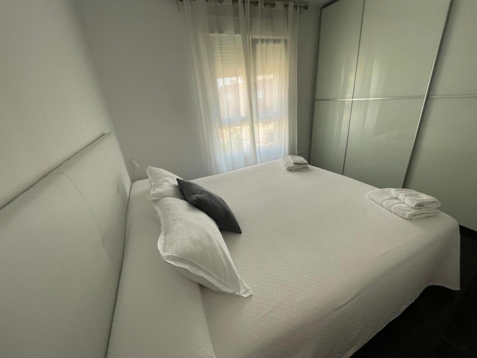 Apartamento 4 Home Suites Almeria Exterior photo